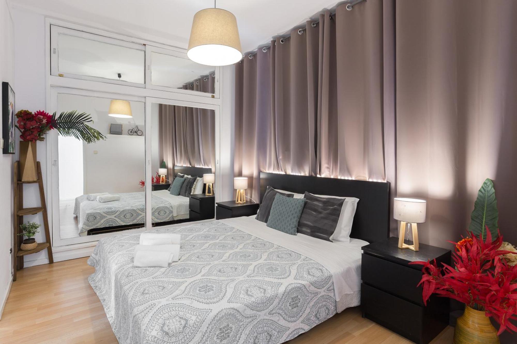 Апартаменты Host Wise - Large Flat W Terrace - Ace Location At Aliados Порту Экстерьер фото